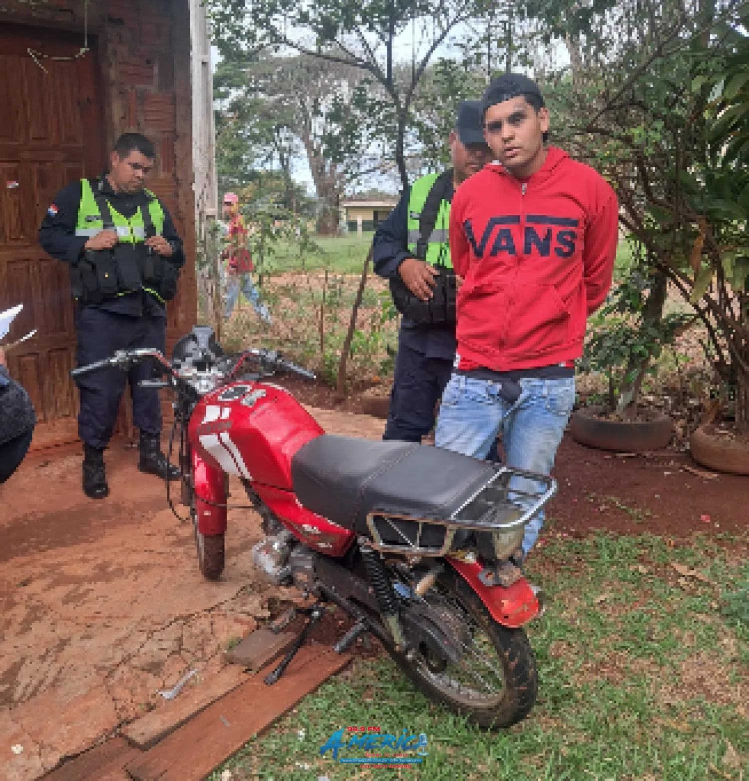 Capturan a presunto delincuente y recuperan motocicleta hurtada en el Asentamiento San Francisco