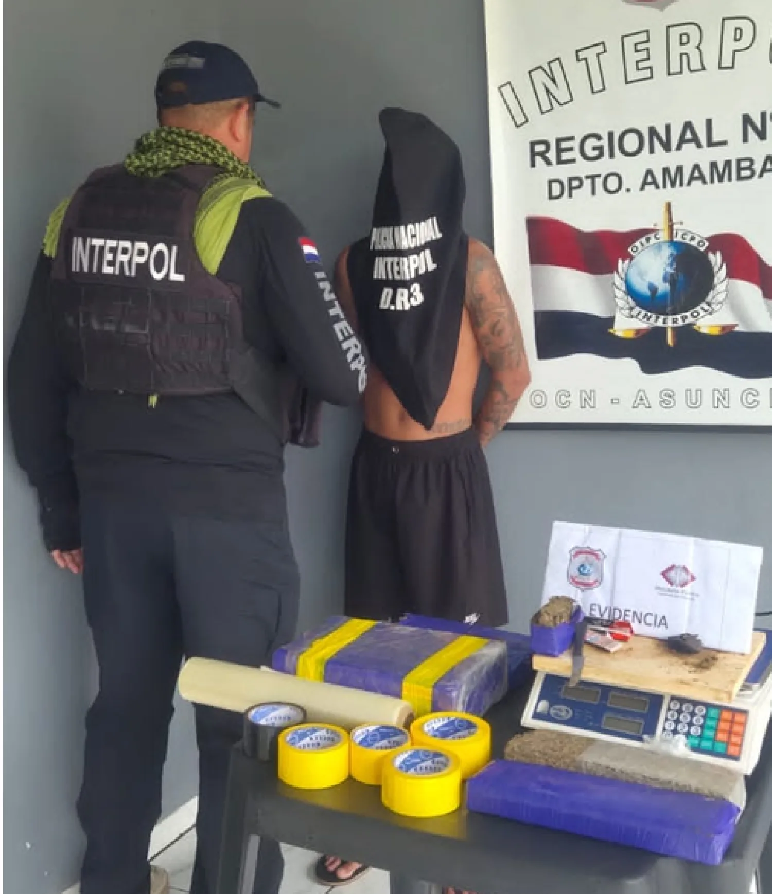 Interpol detiene en Capitán Bado a sospechoso del Comando Vermelho con 9 panes de marihuana
