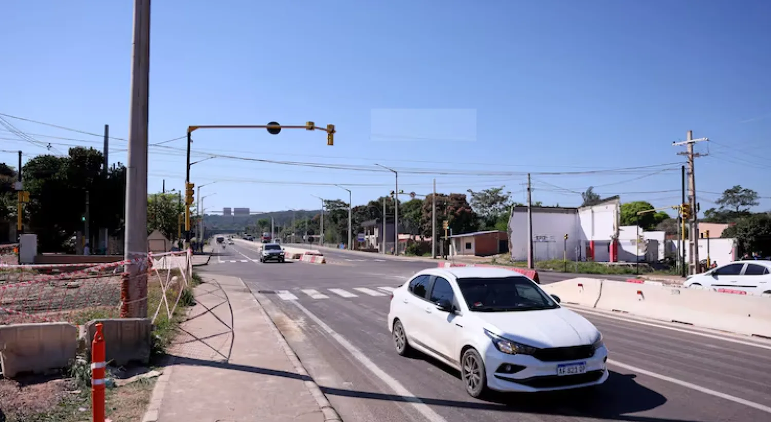 Adiós al "semáforo de la muerte": Inicia el retiro del dispositivo y el cierre del cruce Pedrozo tras trágico accidente