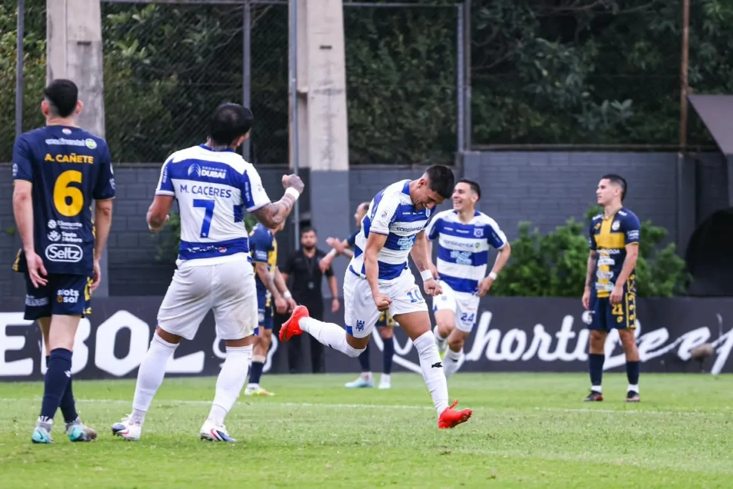 ¡A la cima y único invicto! El Sportivo 2 de Mayo derrota a Trinidense y es el nuevo líder del Clausura