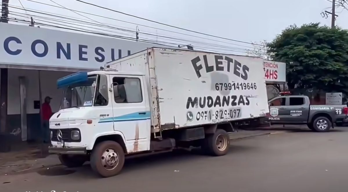 Por disposición fiscal Incautan camión de mudanzas vinculado a un hecho de homicidio