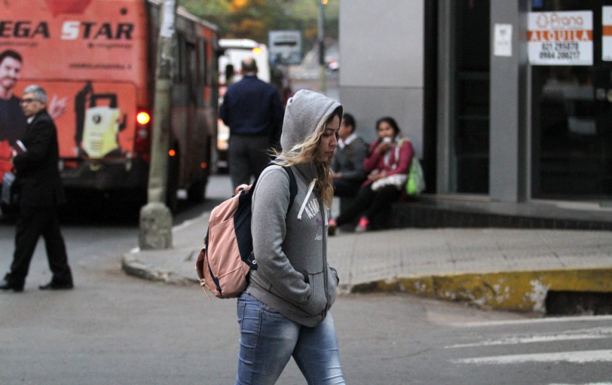 Lunes fresco a cálido: Predominan vientos del sur y lluvias dispersas en gran parte del país