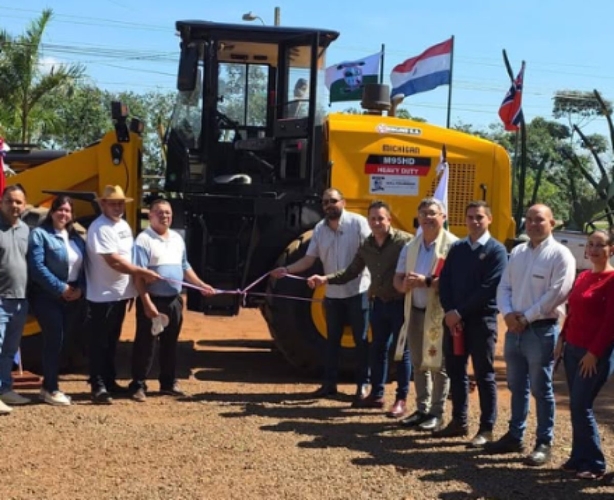 ¡Día histórico para Cerro Corá! Municipalidad incorpora nueva maquinaria para fortalecer los caminos vecinales