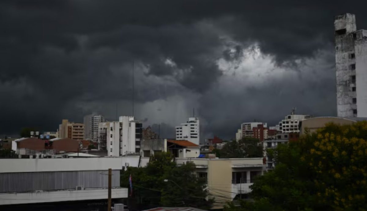 Alerta por tormentas y lluvias intensas en el norte y este del país
