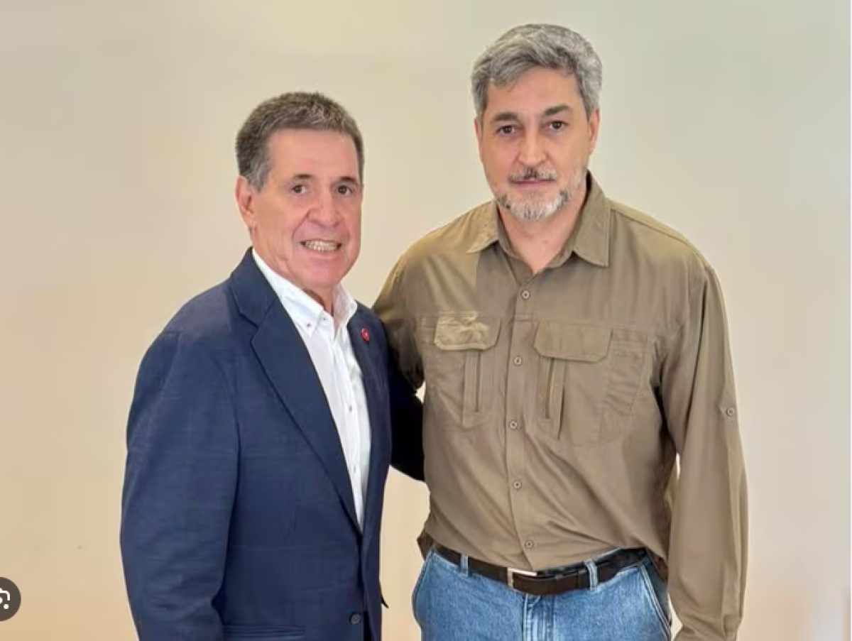 ¿Hablaron de bueyes perdidos?:  La trastienda del histórico encuentro entre Horacio Cartes y Mario Abdo Benítez