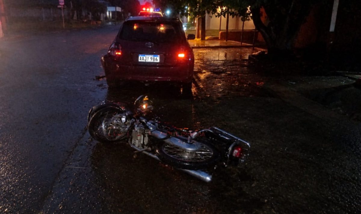 Trágico accidente: Una  adolescente de 13 años muere tras choque de motocicleta contra automóvil estacionado